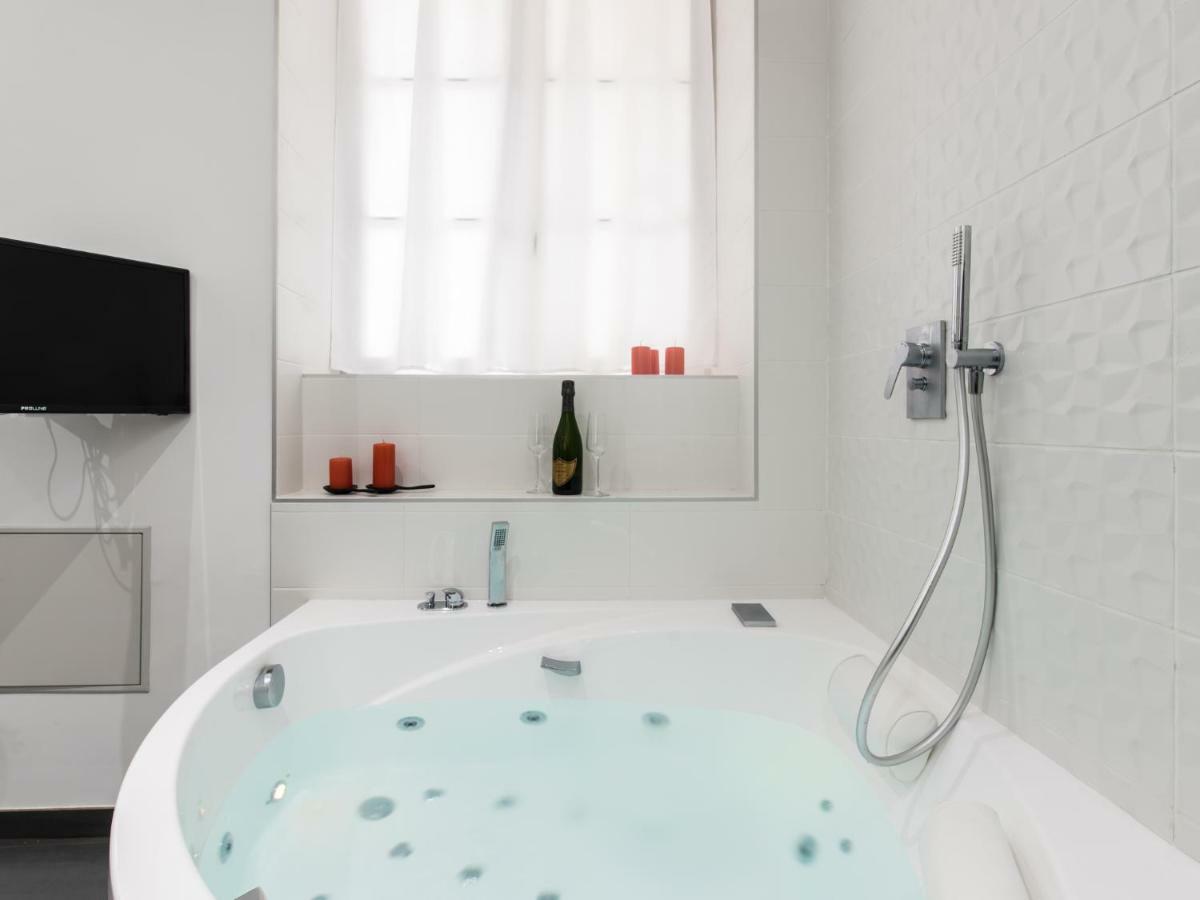 Luxury Studio & Spa-Lyon Centre ภายนอก รูปภาพ