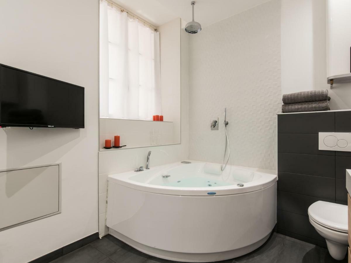 Luxury Studio & Spa-Lyon Centre ภายนอก รูปภาพ