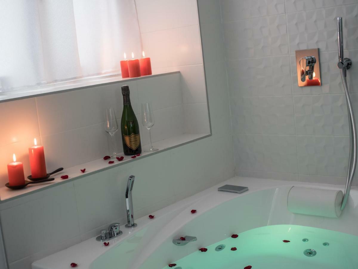 Luxury Studio & Spa-Lyon Centre ภายนอก รูปภาพ